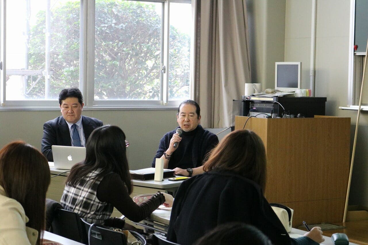 在熊本县总城大学举办了漫画特别讲座。