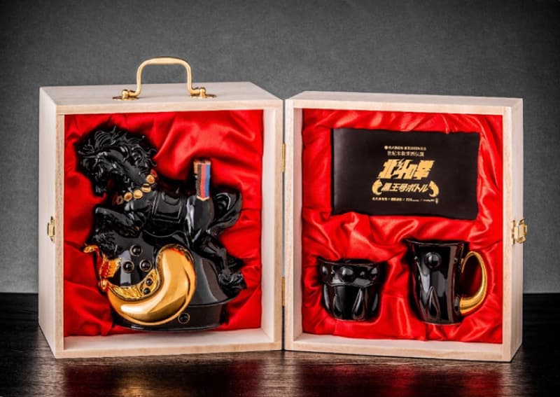Kobu Sake Brewery "Fist of the North Star Black King Bottle Set" ora in vendita su Makuake!